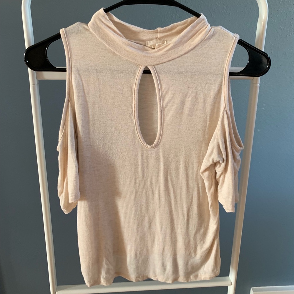 Open shoulder top